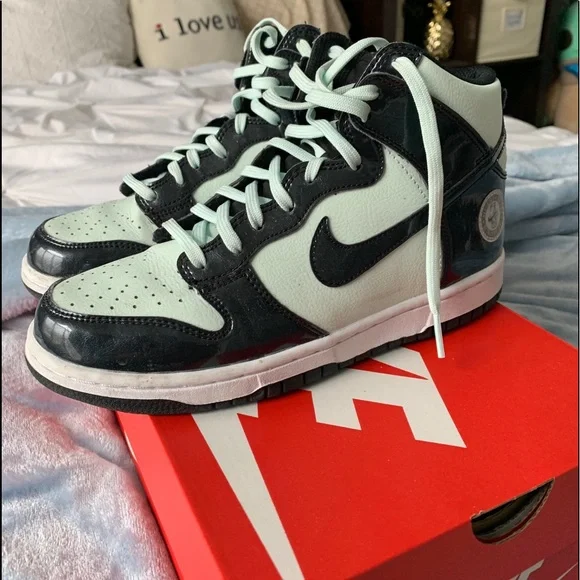 Nike "Barely Green" Dunk Highs (2021) - Picture 3 of 4